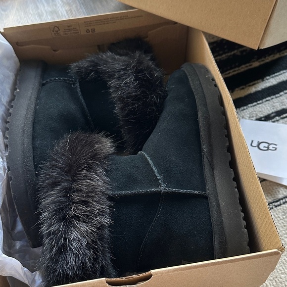 UGG Cathie Suede Genuine Sheepskin Lined Short Boots / SZ5 - Picture 13 of 13